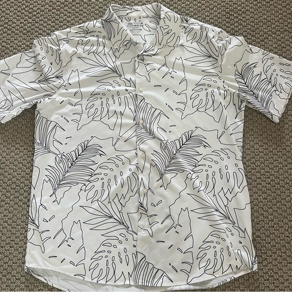 Zara Other - Zara White Short-Sleeve Button-Down with Black Leaf Line Print